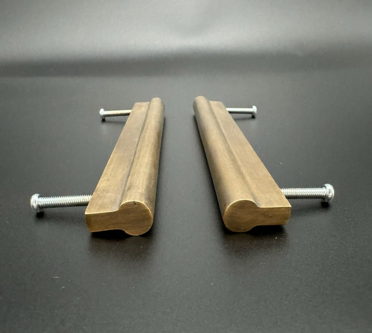 Round Pinch Pull Rectangular Door Pull 16cm