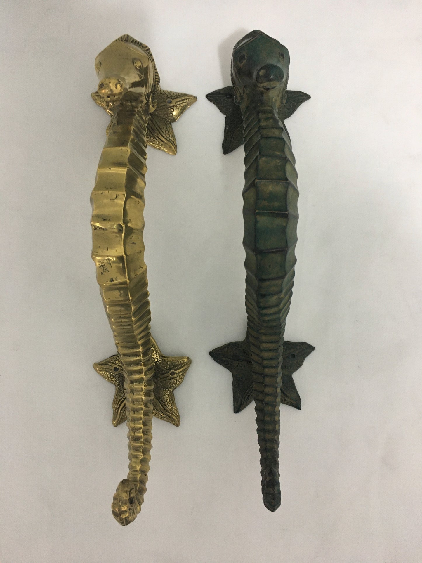 product image hero 1 - Sea horse door handle - Handmade in bronze