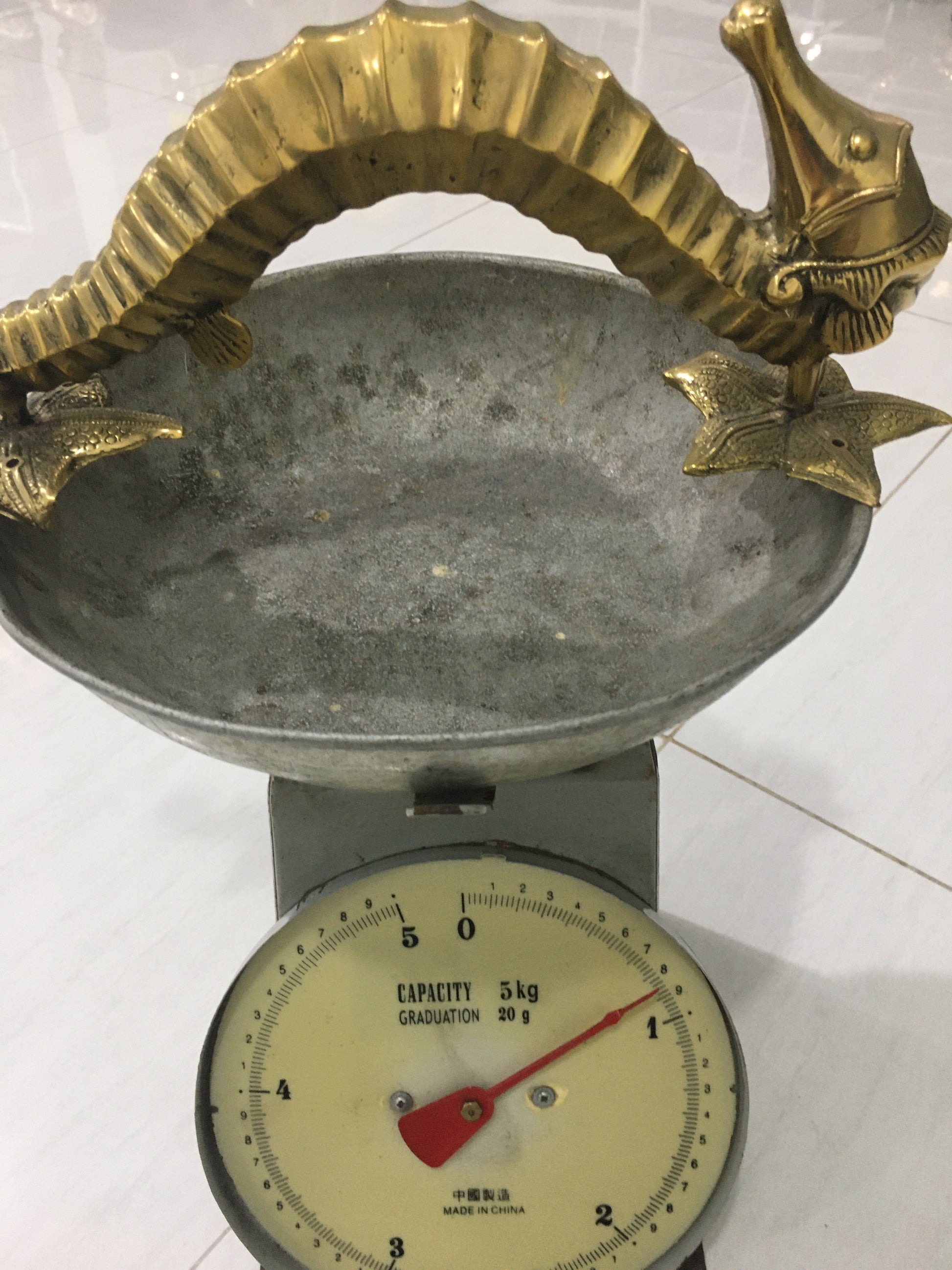 product image weight - Sea horse door handle - Handmade in bronze