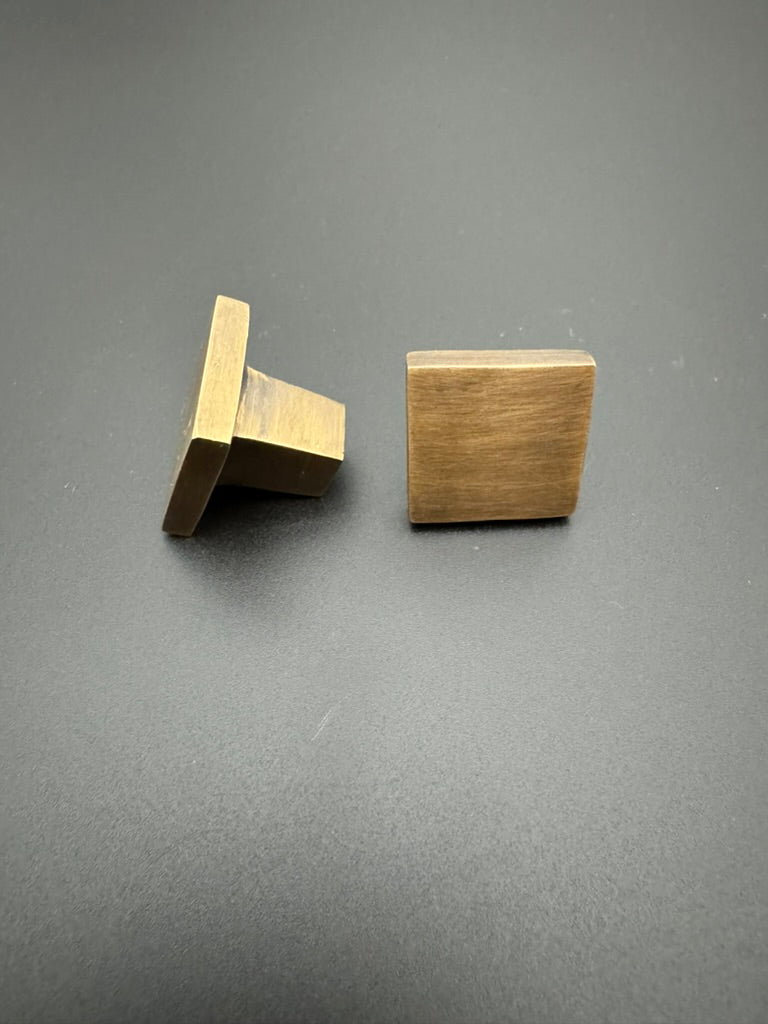 Square Door Knob (2.5cm)